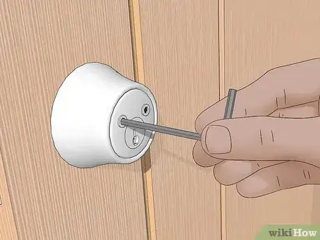 Image intitulée Change a Lock Step 12