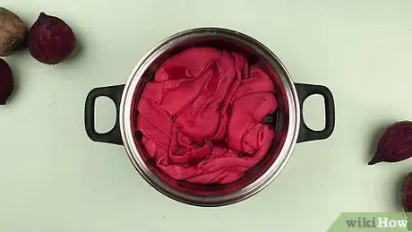 Image intitulée Dye Fabric with Beets Step 10