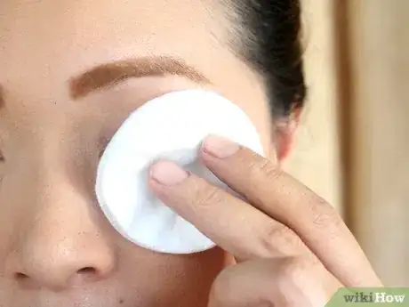 Image intitulée Remove Eyeliner Step 10