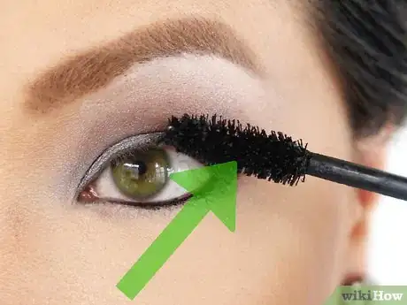 Image intitulée Make Green Eyes Stand Out Step 3