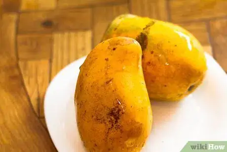 Image intitulée Eat a Mango Step 2