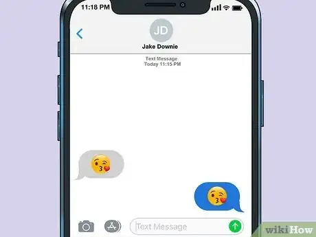Image intitulée Respond to a Kissy Face Emoji Step 1