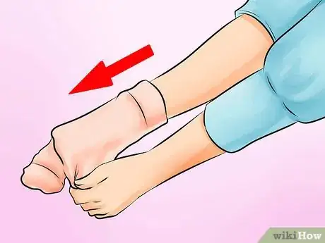 Image intitulée Put on Compression Stockings Step 4