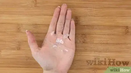 Image intitulée Apply Fake Nails Without Glue Step 1