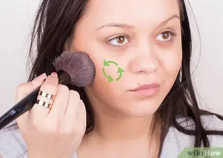 Image intitulée Apply Powder Foundation Step 4