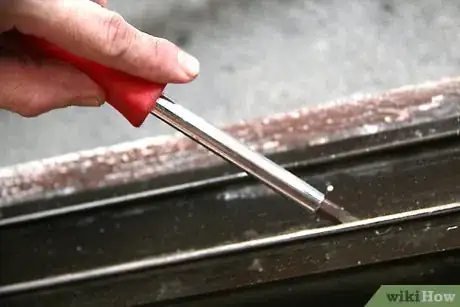 Image intitulée Clean and Lubricate a Sliding Glass Door Step 18