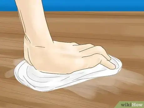 Image intitulée Get Permanent Marker Stain out of Hardwood Flooring Step 11