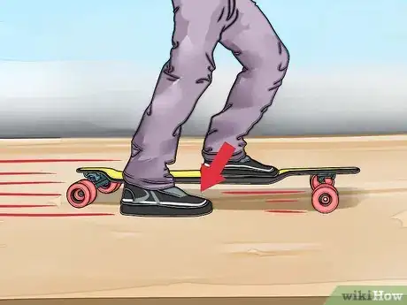 Image intitulée Stop on a Longboard Step 3