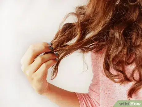 Image intitulée Get Uncontrollable Curly Hair Controllable Step 11