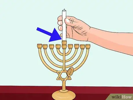 Image intitulée Light a Chanukah Menorah Step 3