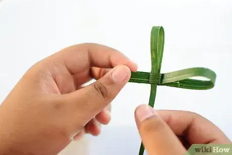 Image intitulée Make a Palm Frond Cross Step 13