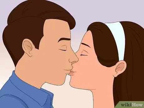 Image intitulée Kiss a Girl Smoothly with No Chance of Rejection Step 12