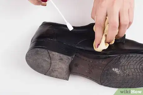 Image intitulée Clean Dr. Martens Shoes Step 14