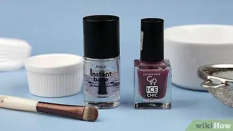 Image intitulée Make Matte Nail Polish Step 1