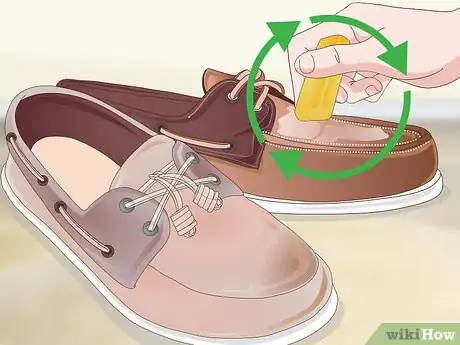 Image intitulée Waterproof Shoes Step 16