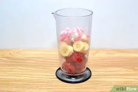Image intitulée Make a Strawberry Banana Milkshake Step 1