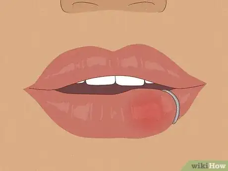 Image intitulée Take Care of a Lip Piercing Step 1