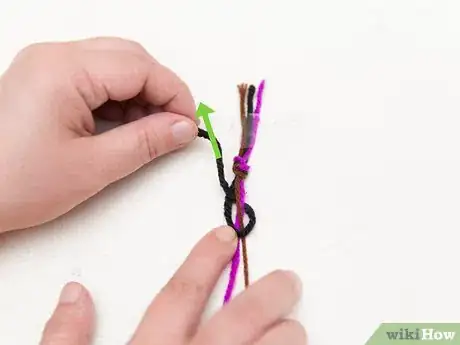 Image intitulée Make Bracelets out of Thread Step 21