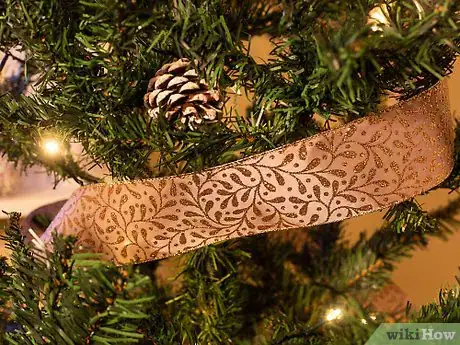 Image intitulée Decorate a Christmas Tree Elegantly Step 9