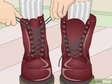Image intitulée Break in Your Brand New Dr Martens Boots Step 13
