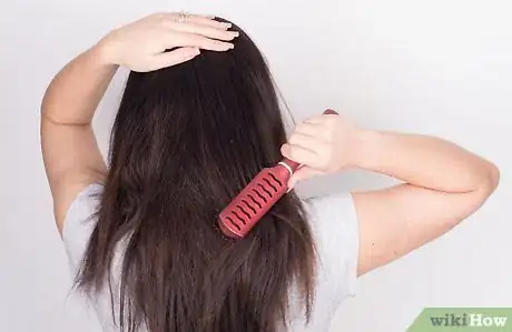 Image intitulée Milkmaid Braid Your Hair Step 1