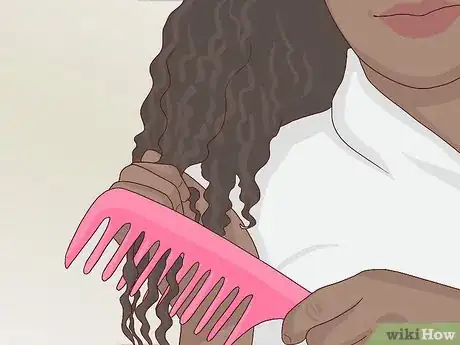 Image intitulée Use Hair Thinning Shears Step 6