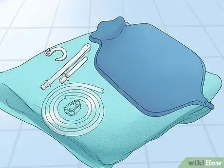 Image intitulée Perform an Enema at Home Step 1