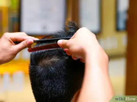 Image intitulée Cut a Man's Hair Step 6