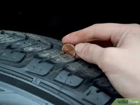 Image intitulée Check Tire Tread with a Penny Step 4