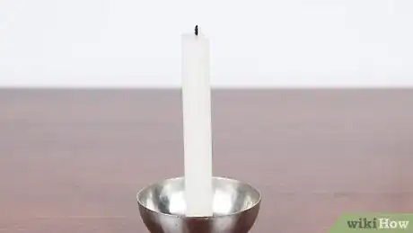 Image intitulée Light a Candle Step 1