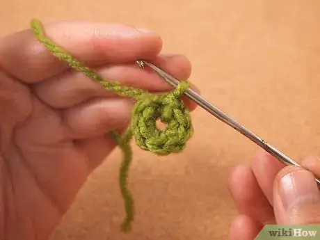 Image intitulée Crochet a Magic Ring Step 14