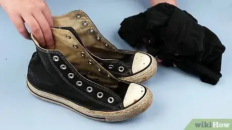Image intitulée Clean Converse All Stars Step 5