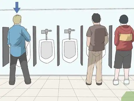 Image intitulée Use a Urinal Without Splashing Yourself Step 3