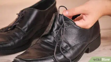 Image intitulée Clean Leather Shoes Step 2