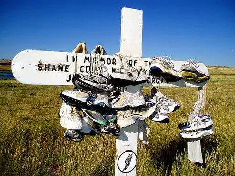 Image intitulée Roadside Memorial   Tie Siding, Wyoming