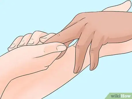 Image intitulée Massage Someone's Hand Step 5