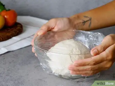 Image intitulée Cook Pizza on a Pizza Stone Step 5