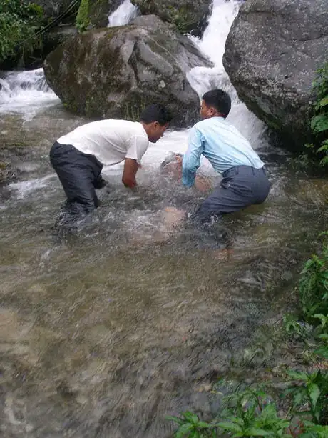 Image intitulée Nepal Baptism 1