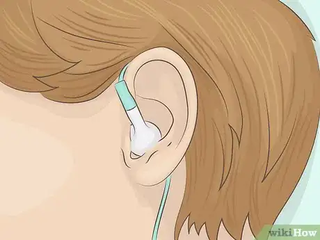 Image intitulée Keep Earbuds from Falling Out of Your Ears Step 1