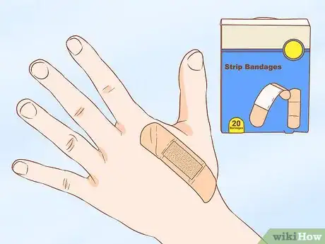 Image intitulée Apply Different Types of Bandages Step 1