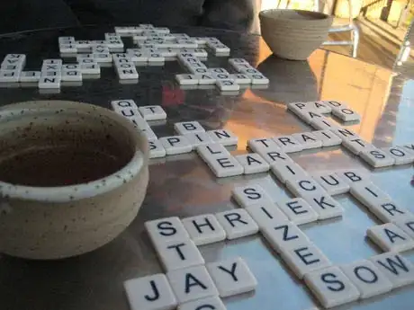 Image intitulée Bananagrams and tea