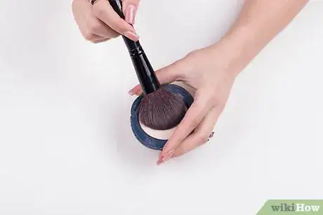 Image intitulée Apply Powder Foundation Step 3