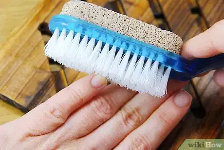 Image intitulée Clean Under Your Fingernails Step 10