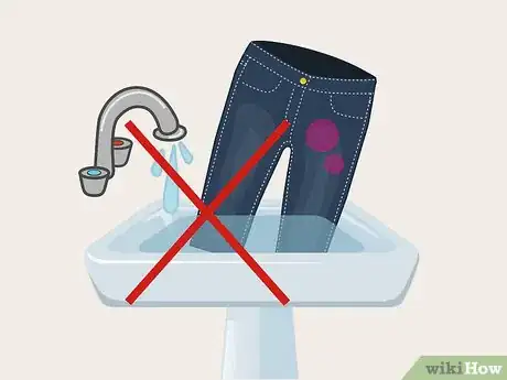 Image intitulée Remove a Stain from a Pair of Jeans Step 19