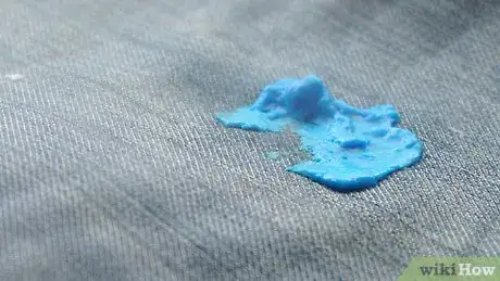 Image intitulée Remove Chewing Gum from Jeans Step 3