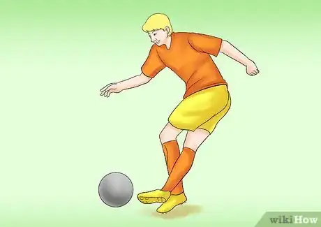 Image intitulée Trick People in Soccer Step 7