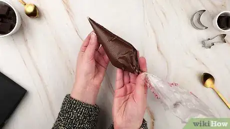 Image intitulée Make Chocolate Shapes Step 16