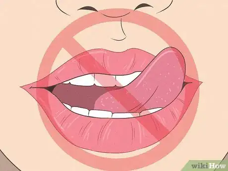 Image intitulée Make Your Lips Bigger Step 17