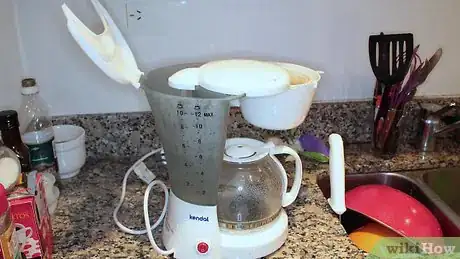 Image intitulée Clean a Coffee Maker Step 12