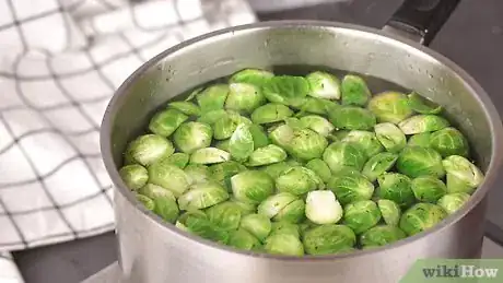 Image intitulée Cook Brussels Sprouts Step 3